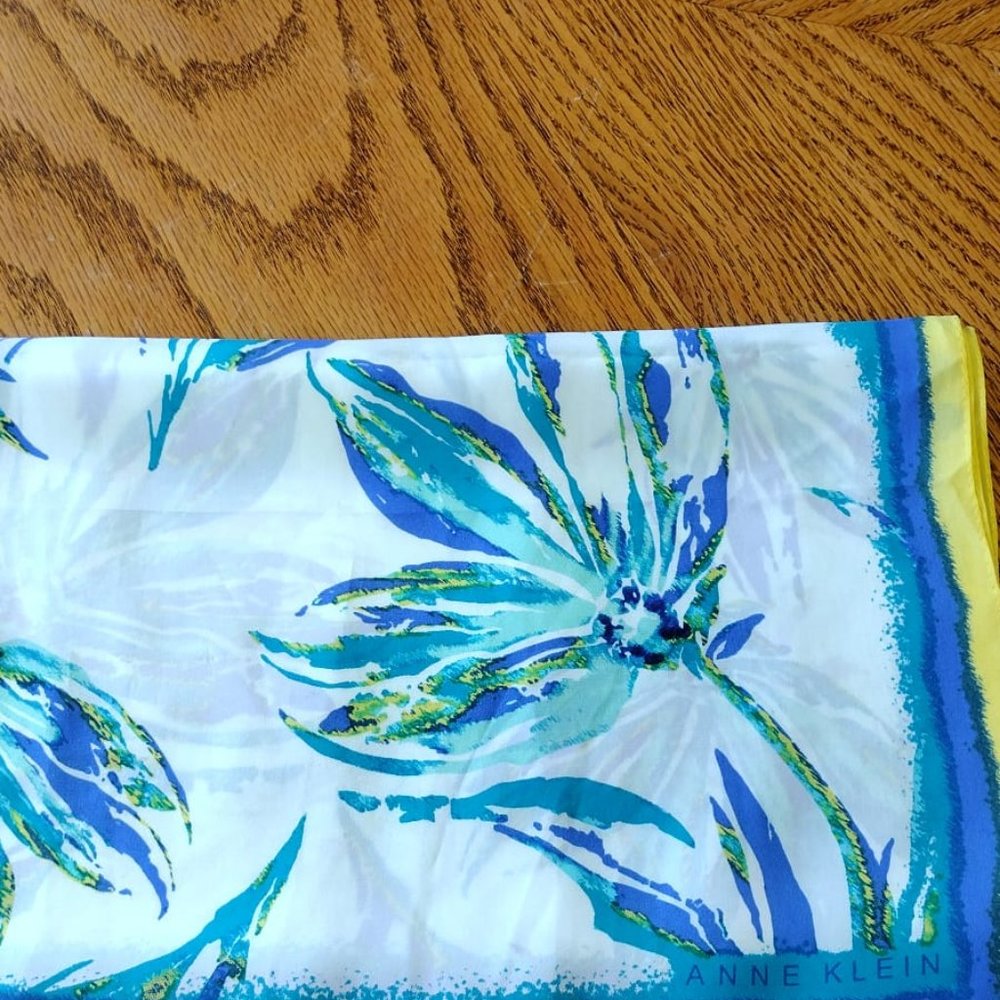 Anne Klein 100% Silk Bold Floral Rectangular Scarf Excellent Condition